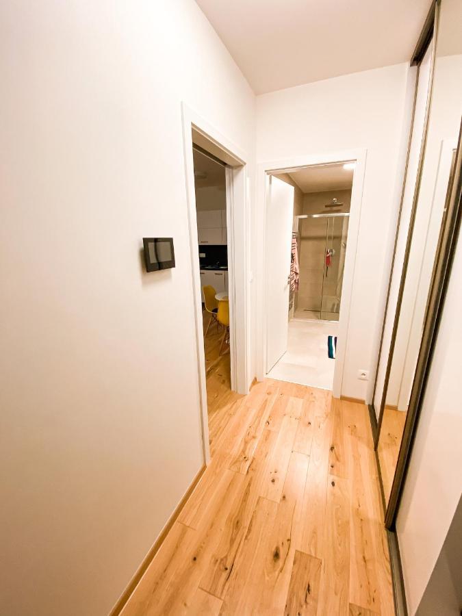 Apartment Lovely Apartment, Free Parking 1,55 Hight